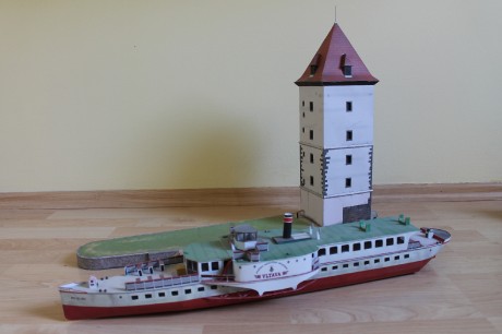 Parník Vltava s vodárenskou věží